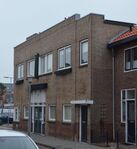 Het pand schuin van voren. Nr. 3 links, nr. 5 rechts.
              <br/>
              Richard Keijzer, 2014-12-03